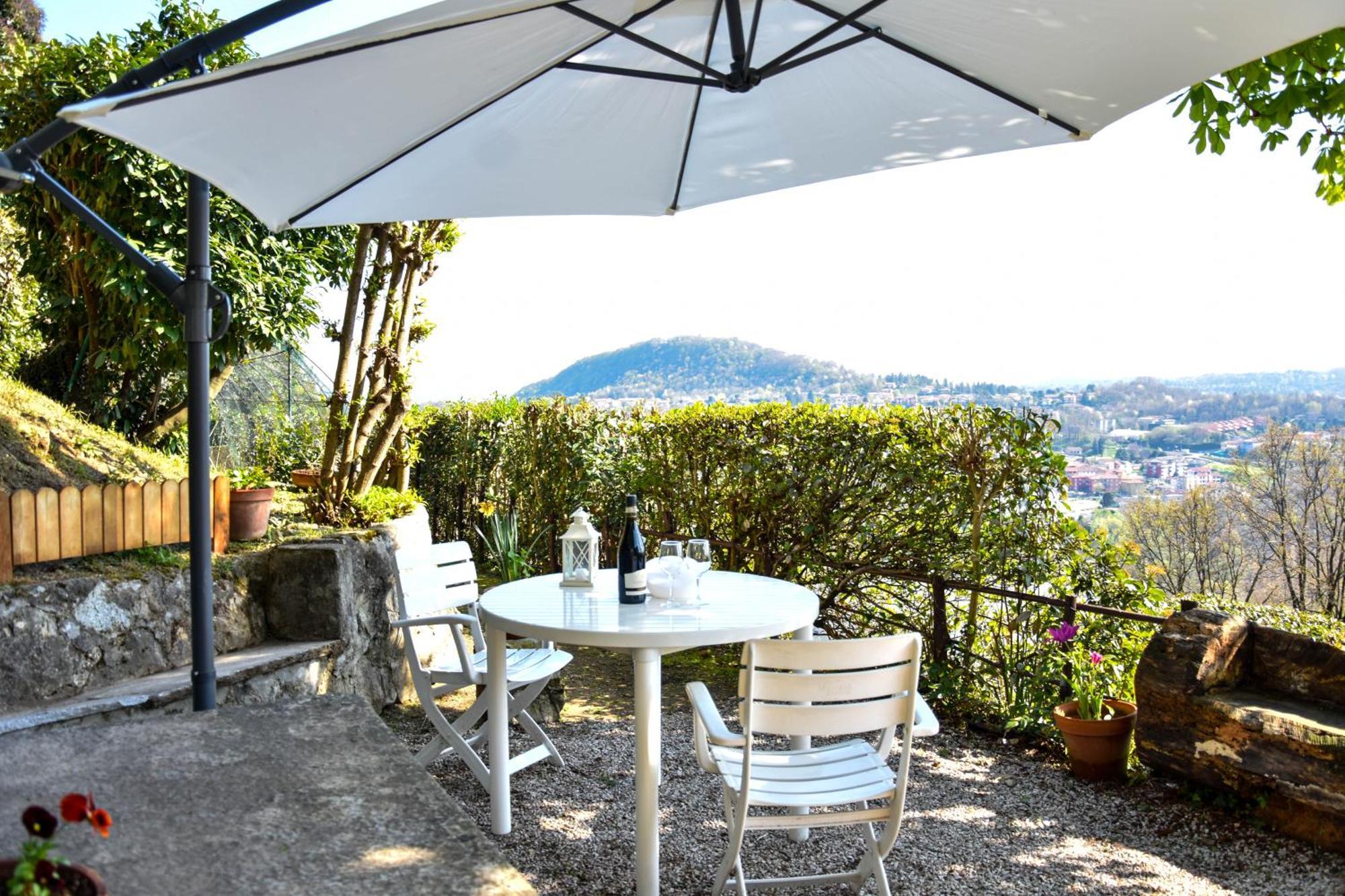 Villa Antonella, App. Vittoria Tavernerio Esterno foto