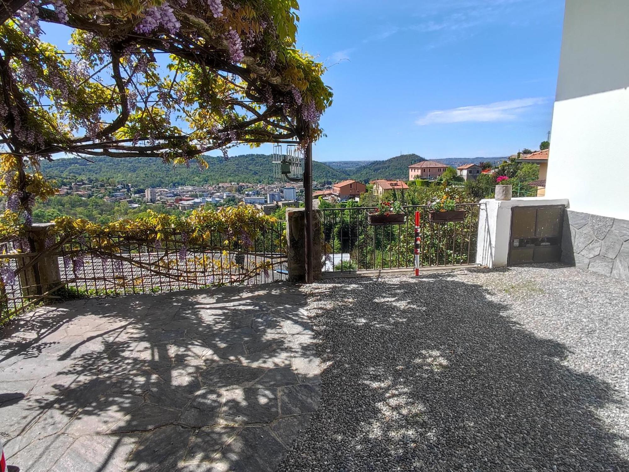 Villa Antonella, App. Vittoria Tavernerio Esterno foto