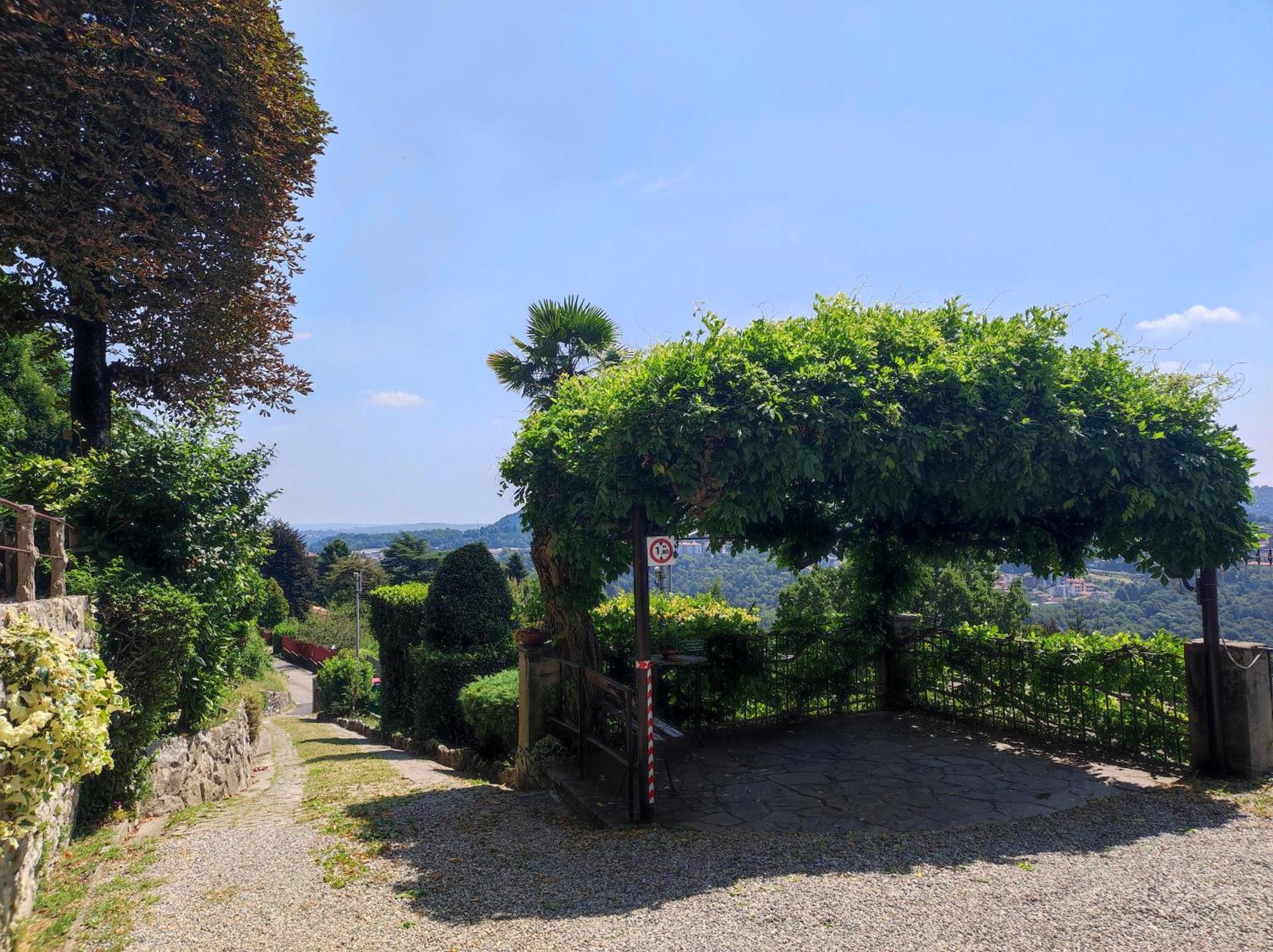 Villa Antonella, App. Vittoria Tavernerio Esterno foto
